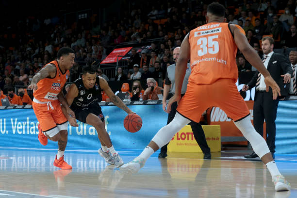 曾效力于这 曾效力于这